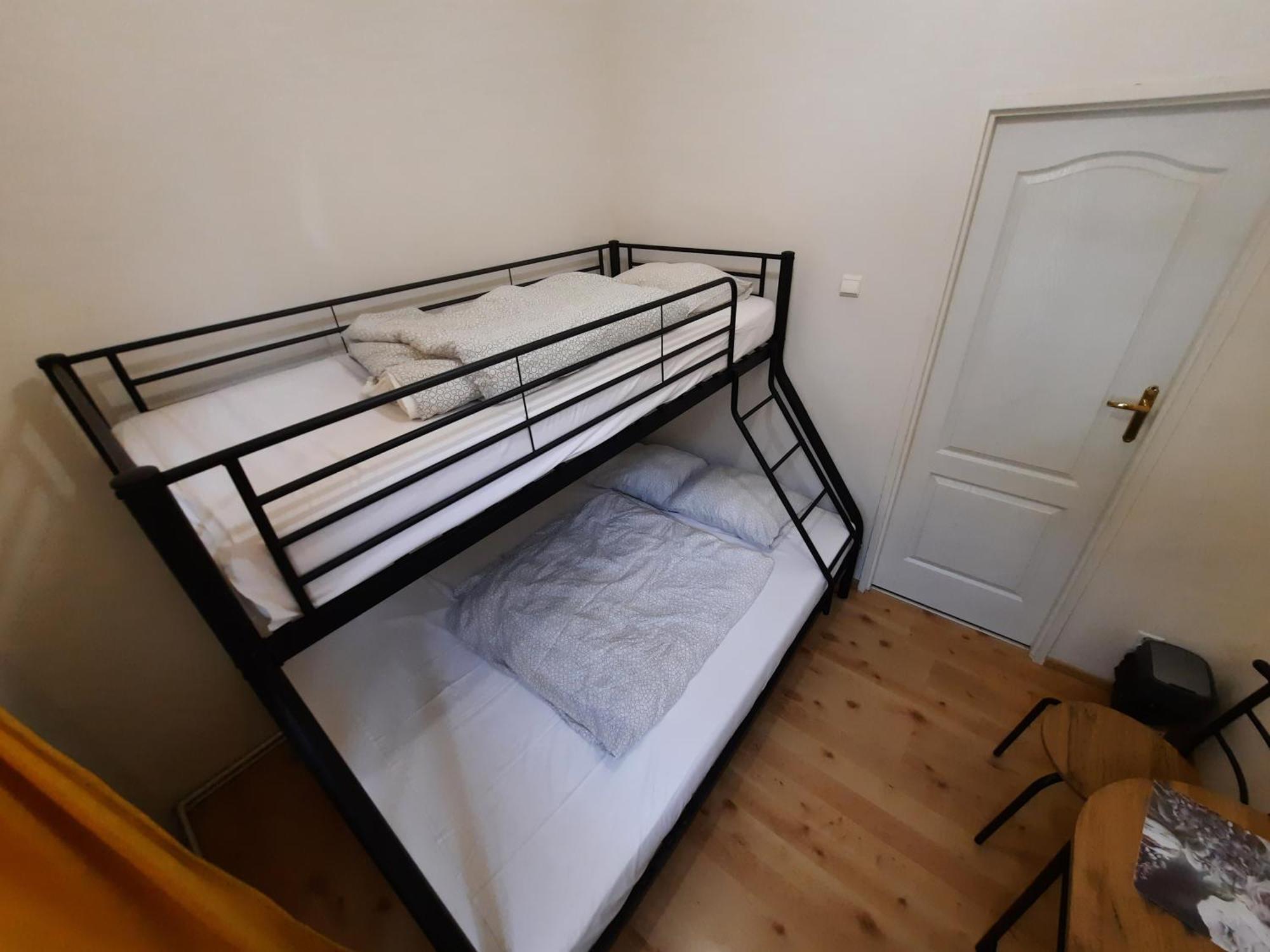 Lorf Hostel&Coffee Cracovia Esterno foto