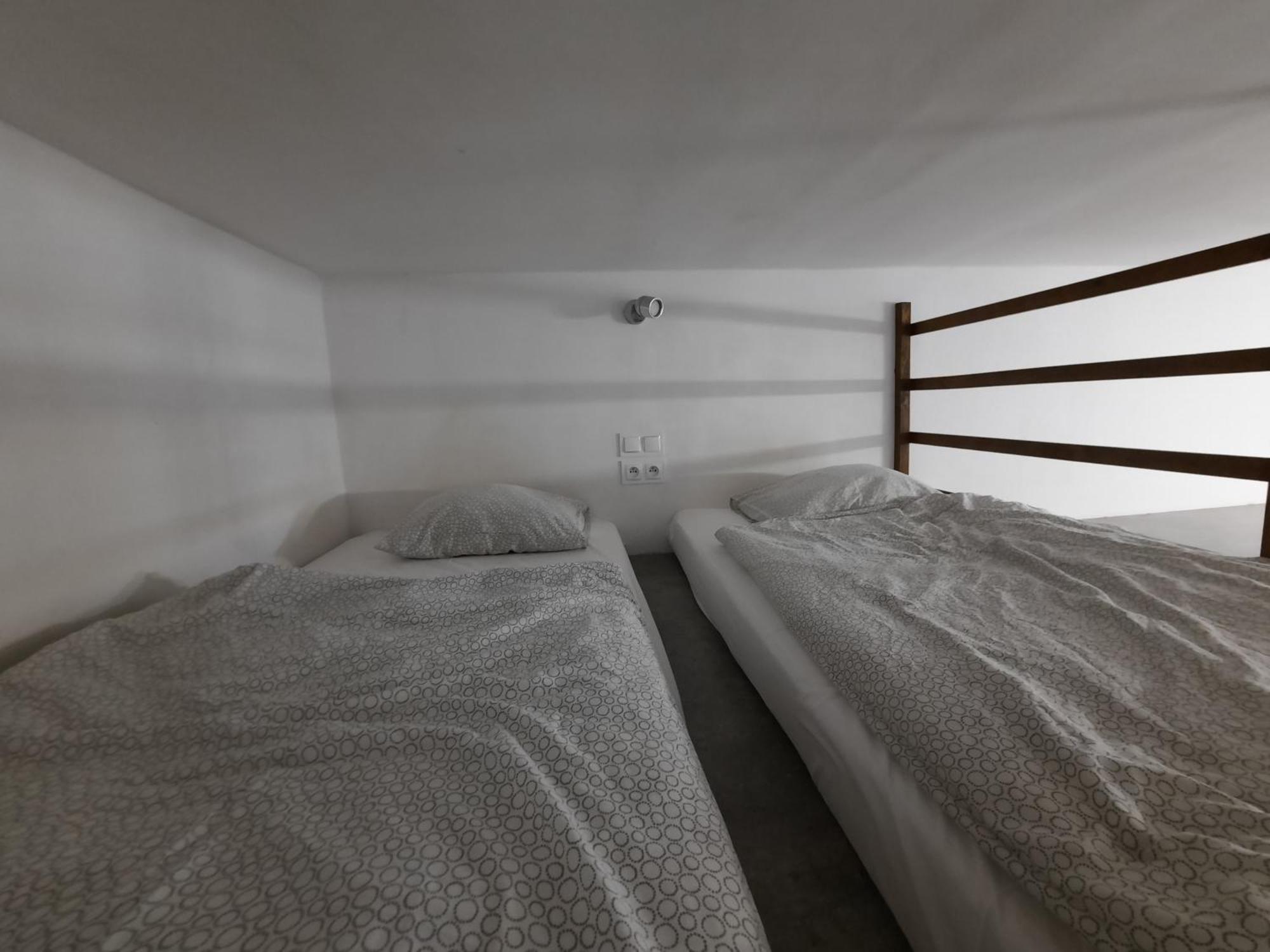 Lorf Hostel&Coffee Cracovia Esterno foto