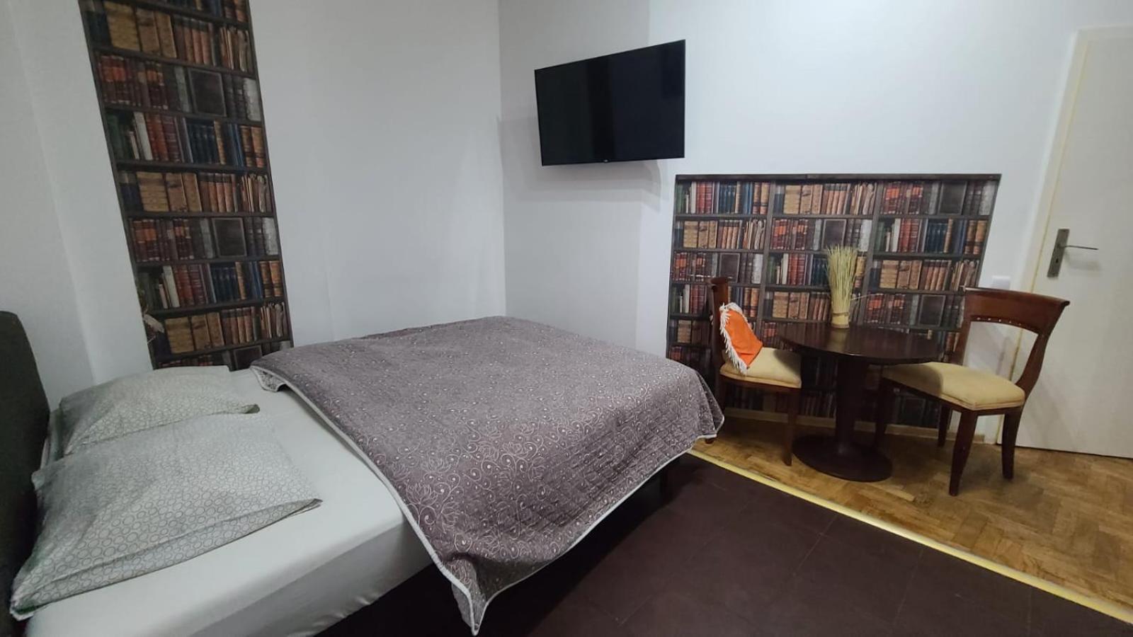 Lorf Hostel&Coffee Cracovia Esterno foto