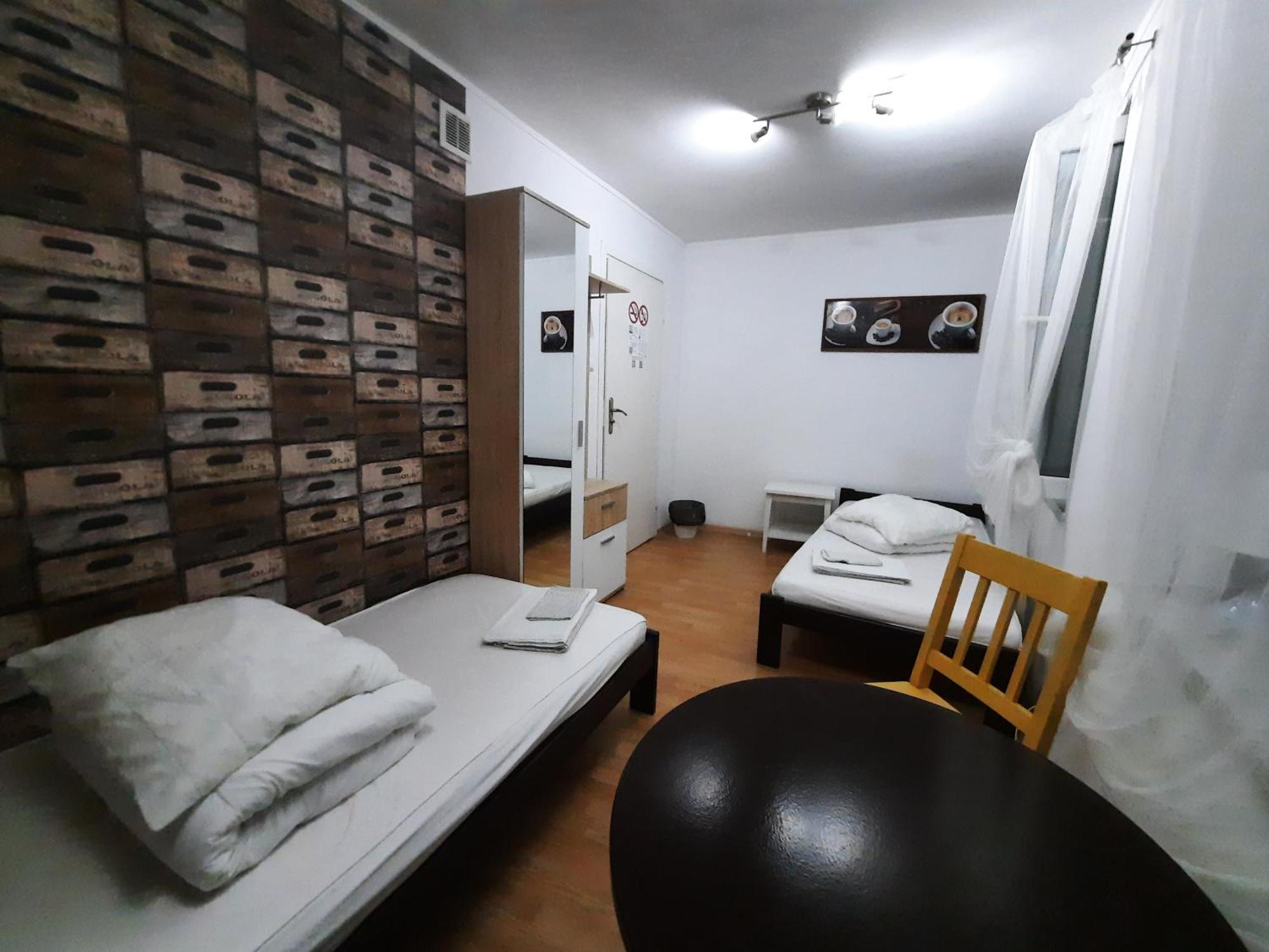 Lorf Hostel&Coffee Cracovia Esterno foto